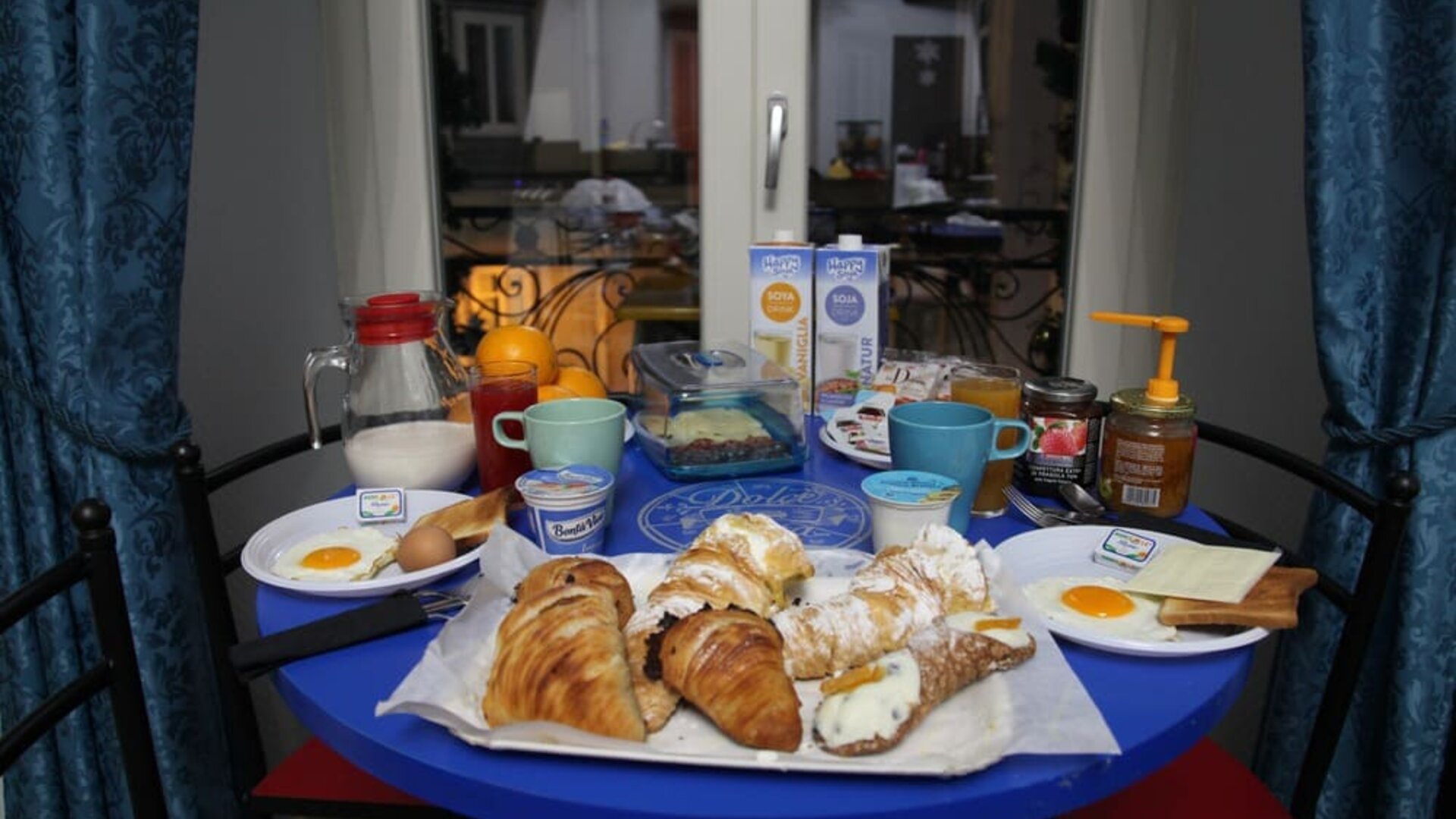 Breakfast at Dolce Vita Rooms & Breakfast.