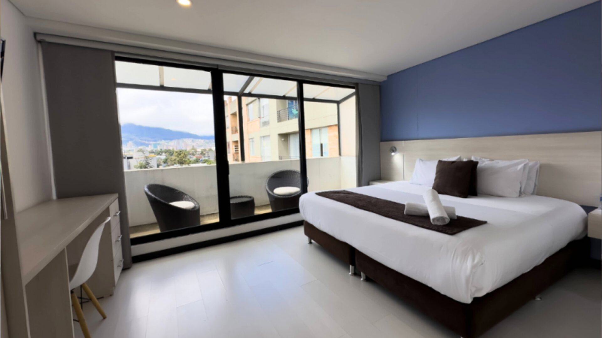 Regency Boutique La Feria