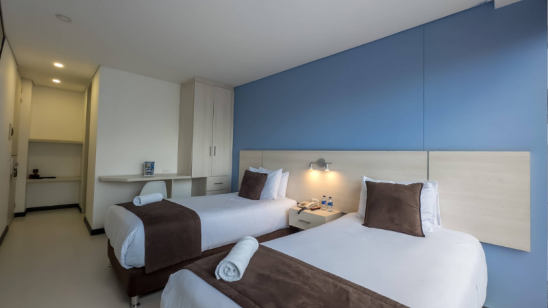 Regency Boutique La Feria
