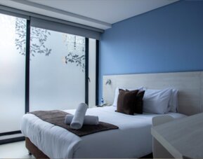 Regency Boutique La Feria