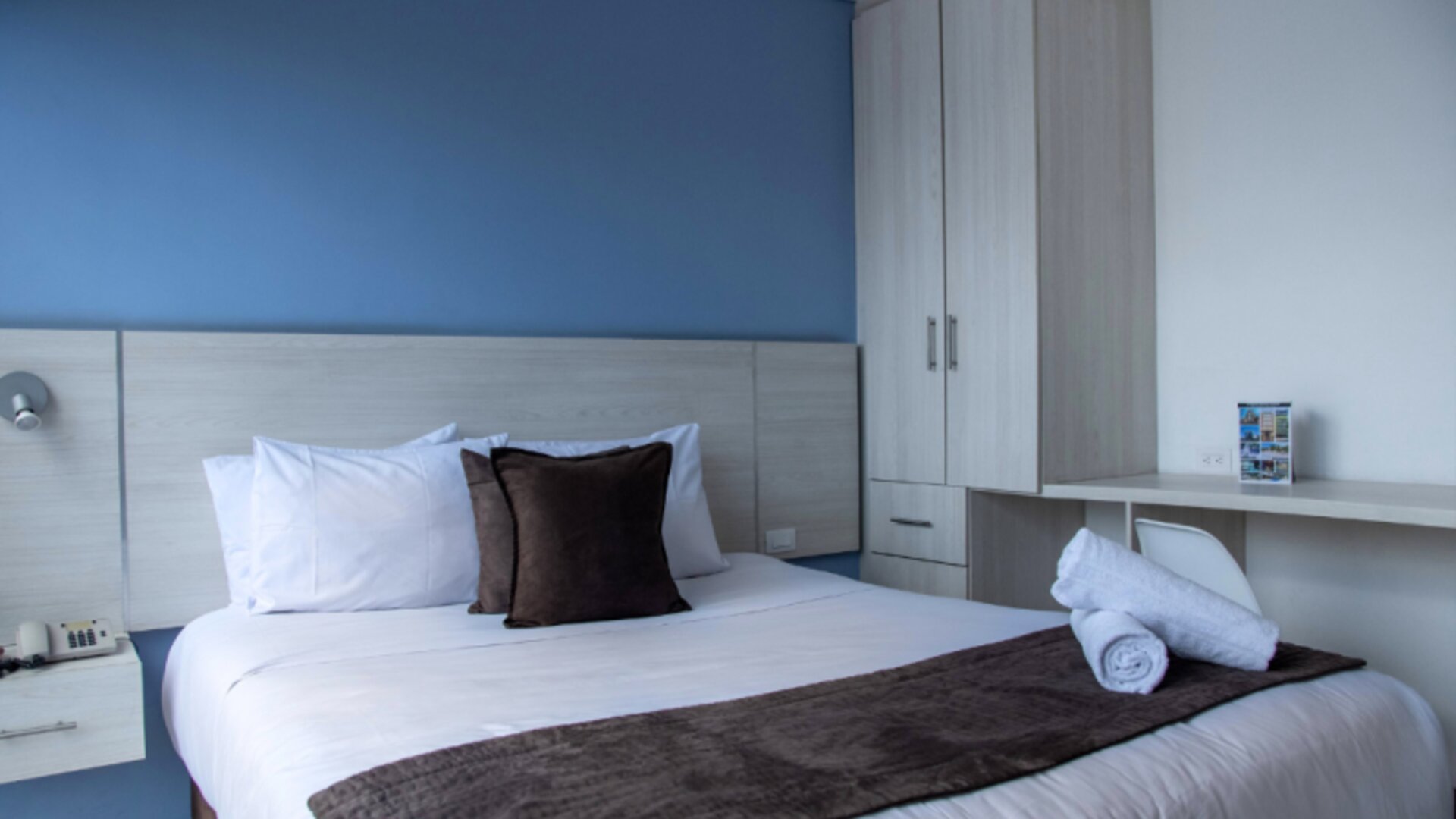 Regency Boutique La Feria