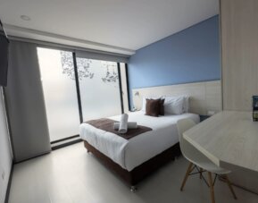 Regency Boutique La Feria