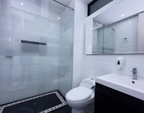 Regency Boutique La Feria