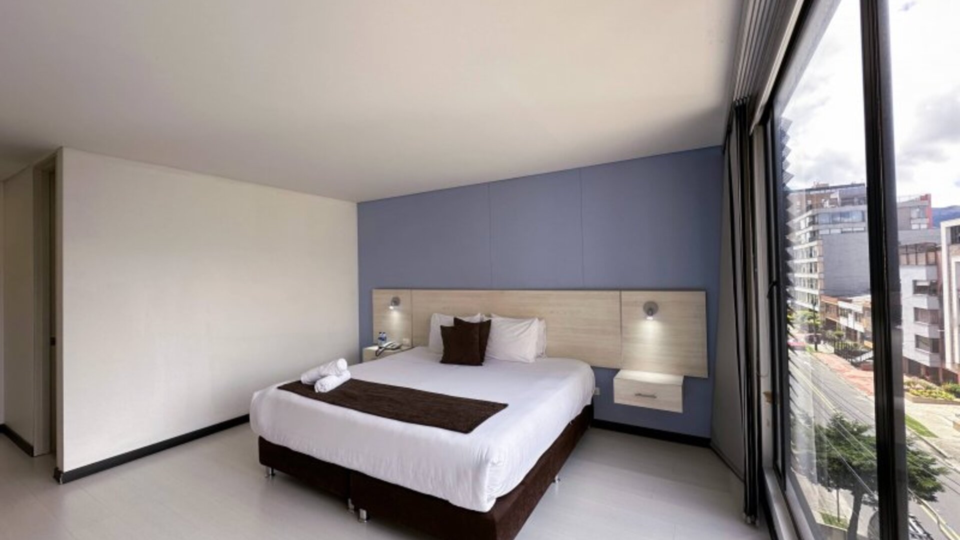 Regency Boutique La Feria