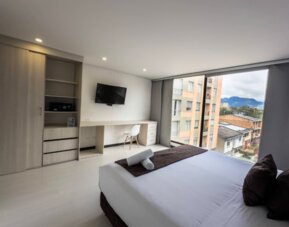 Regency Boutique La Feria