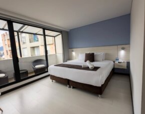 Regency Boutique La Feria