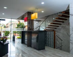 Regency Boutique La Feria