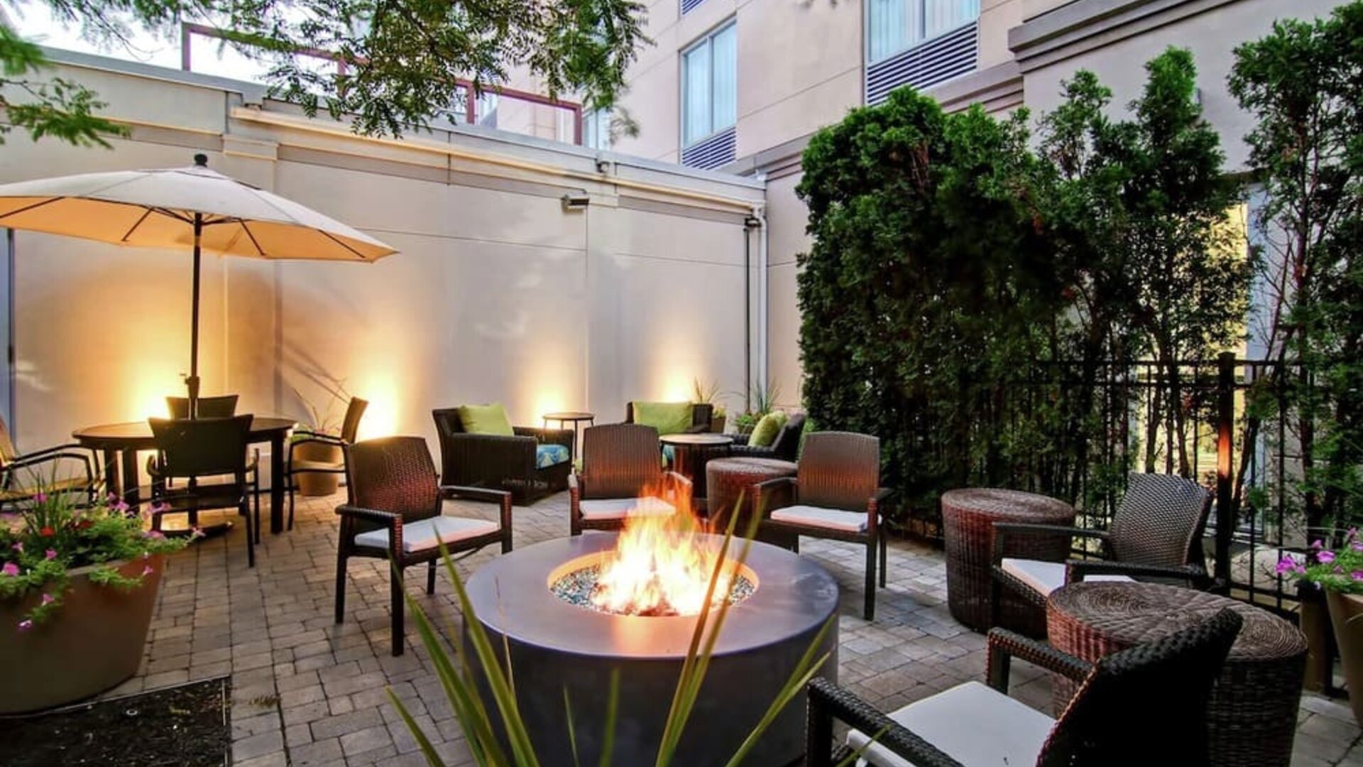 Hotel patio with fire place at Hilton Garden Inn Toronto/Burlington.