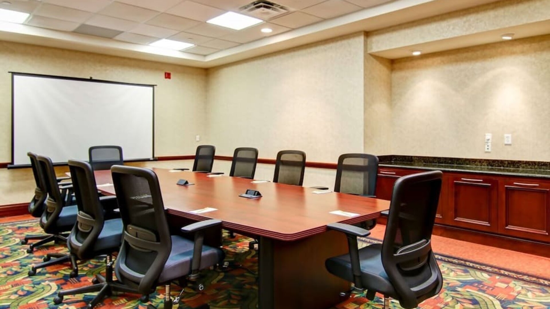 Professional meeting room with ergonomic chairs at Hilton Garden Inn Toronto/Burlington.
