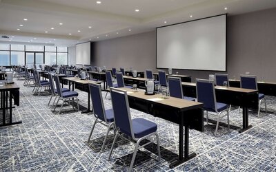 Large meeting room at DoubleTree By Hilton Montreal.
