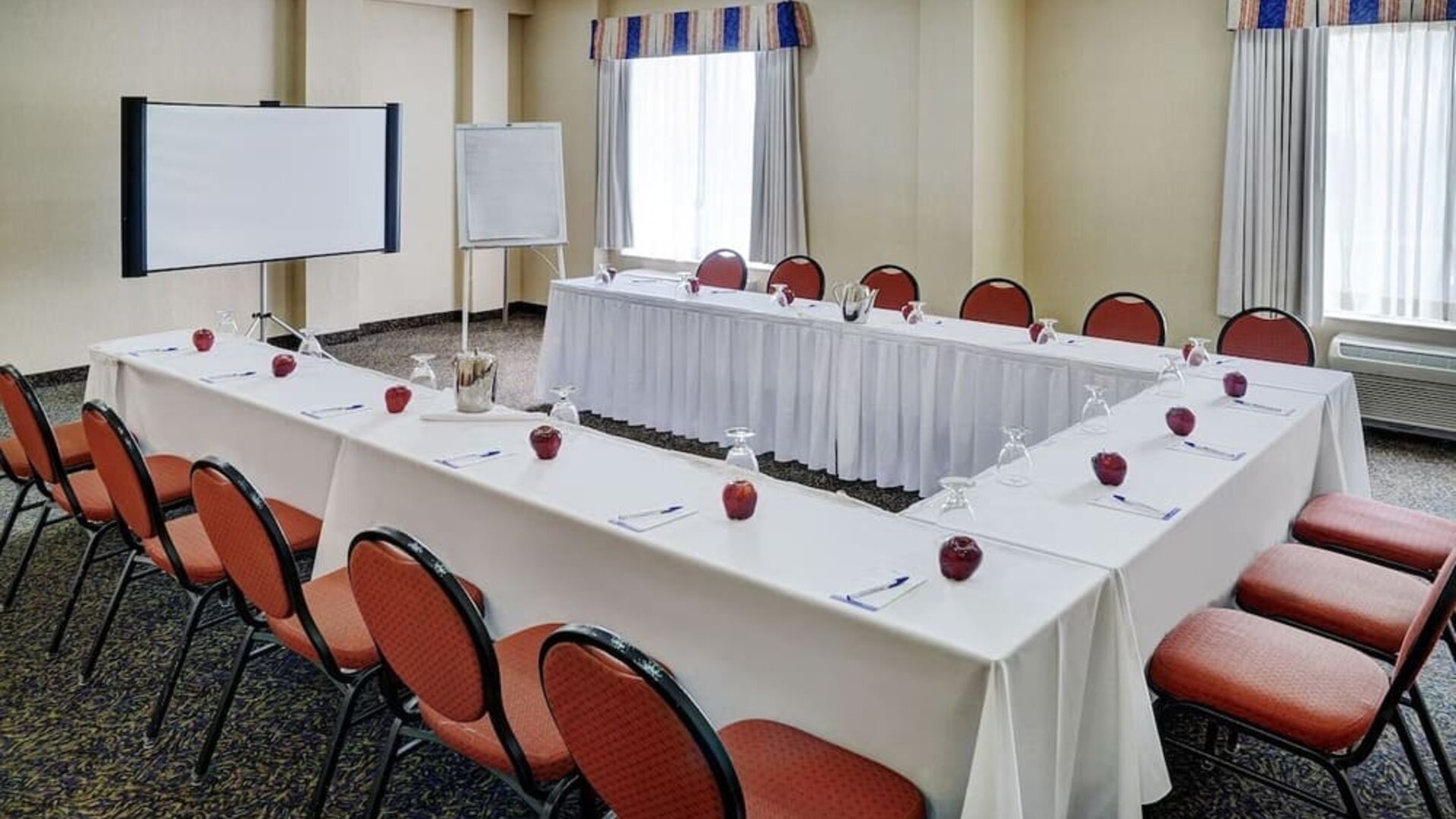 Professional conferen room at the Hilton Garden Inn Kitchener/Cambridge.