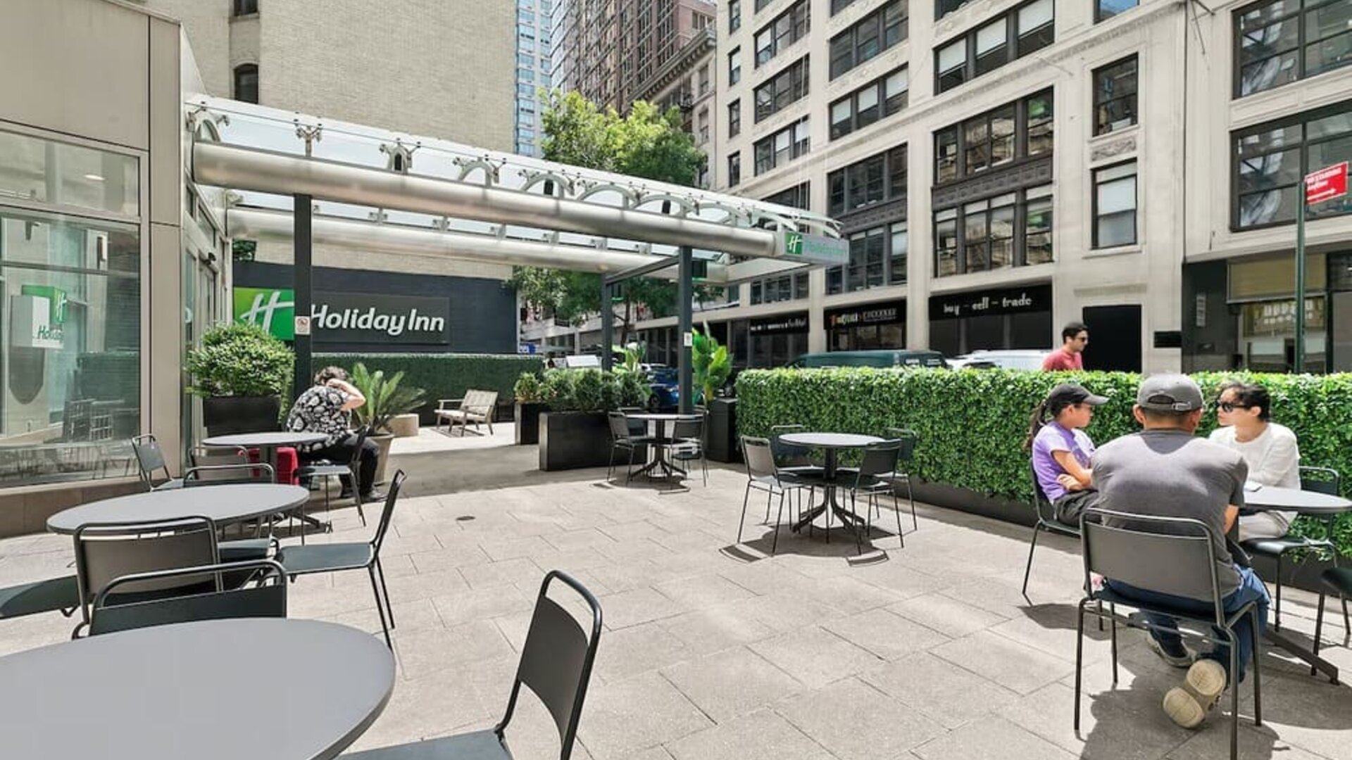 Outdoor seating available at Holiday Inn Manhattan 6th Ave - Chelsea.