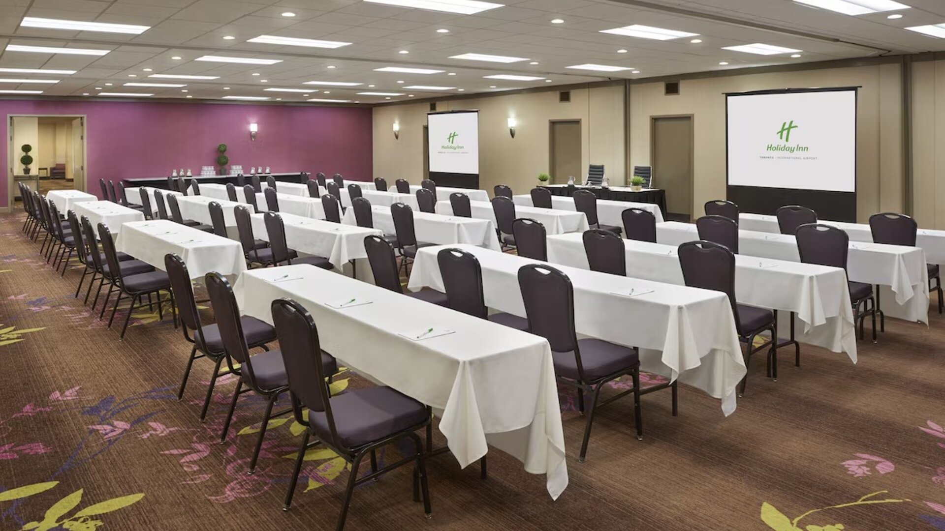 Conference room at Holiday Inn Toronto International Airport.