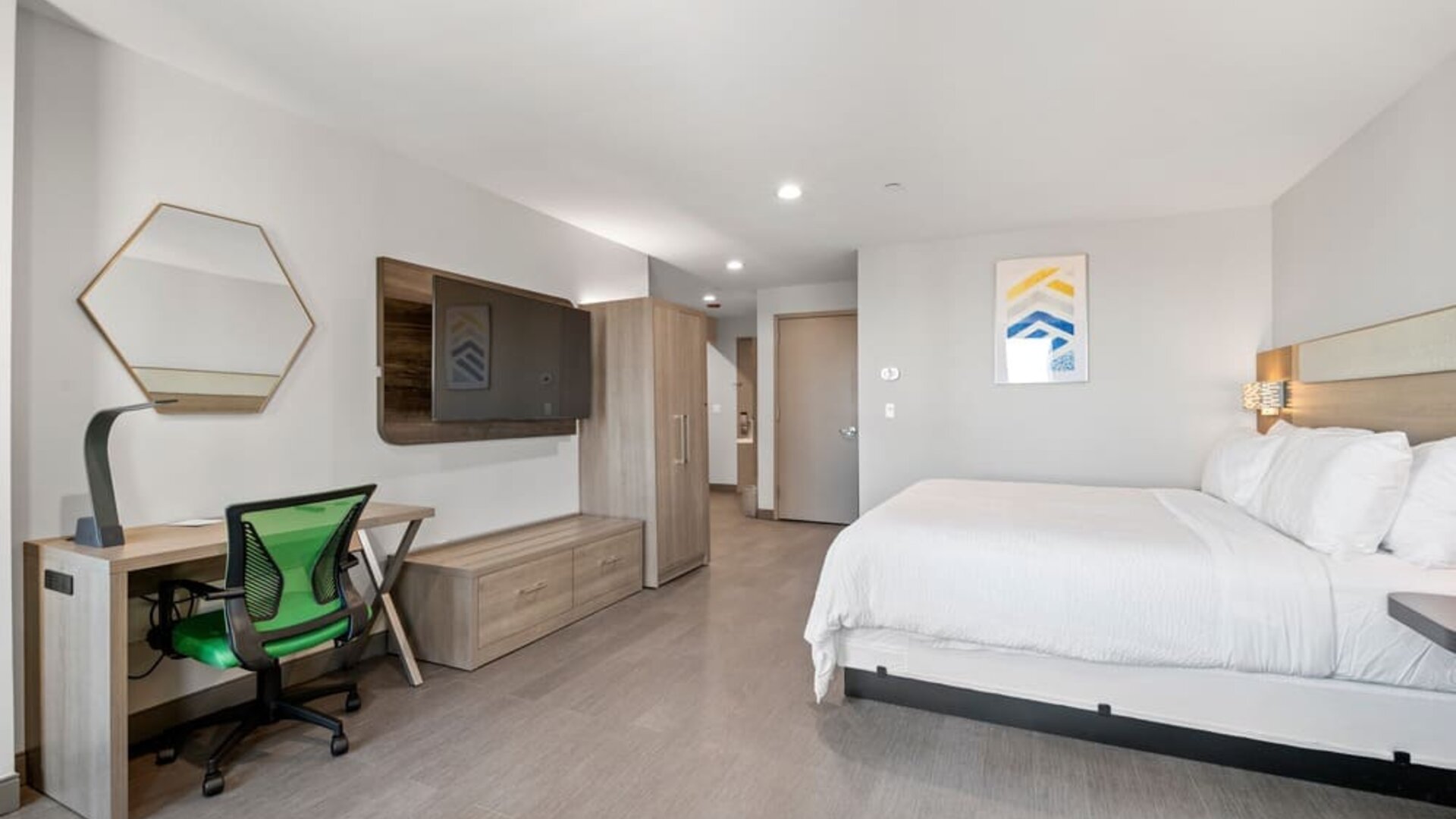 King room with work desk at Holiday Inn Express & Suites Bronx.