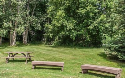 Hotel outdoors at Comfort Inn Simcoe.