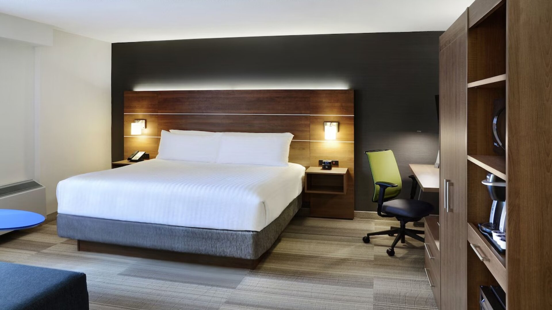 Day use room with work desk at Holiday Inn Express Toronto Downtown.