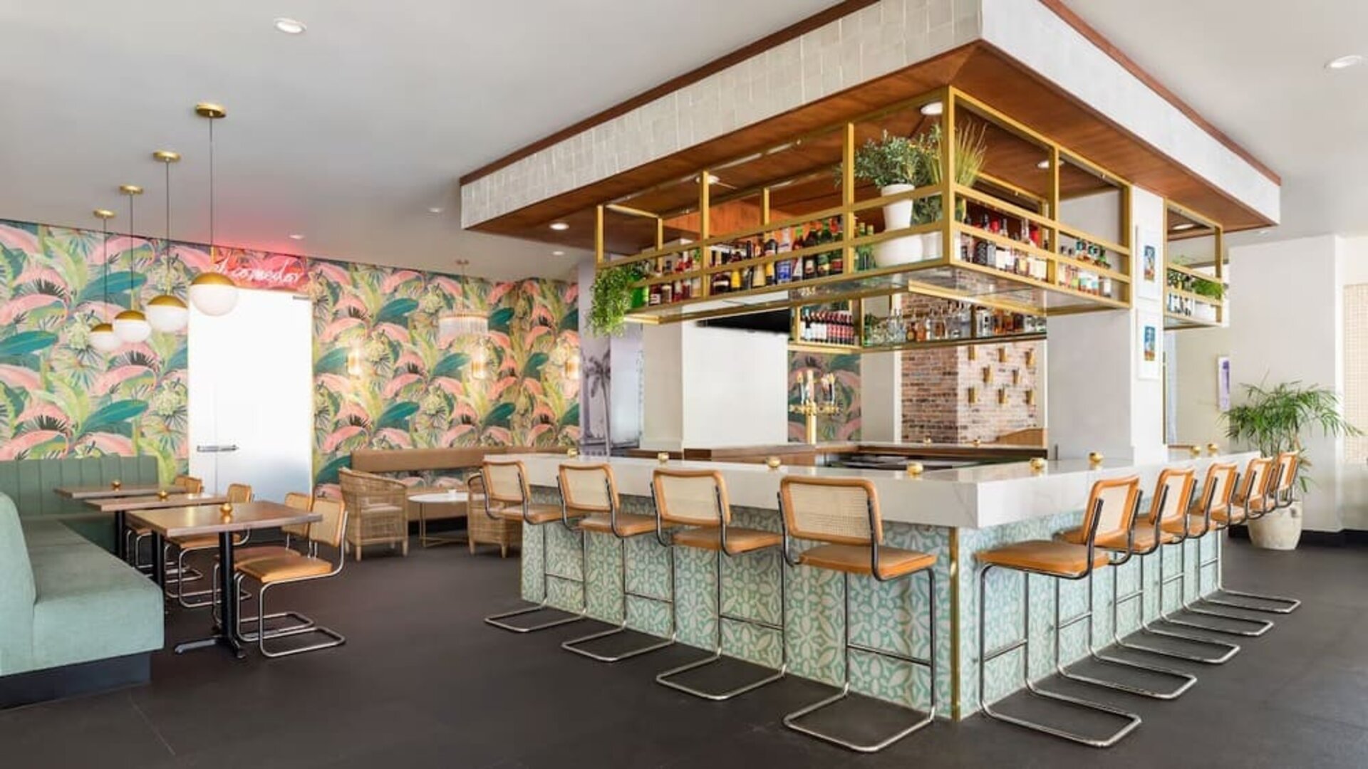Hotel bar perfect for coworking at YVE Hotel Miami.