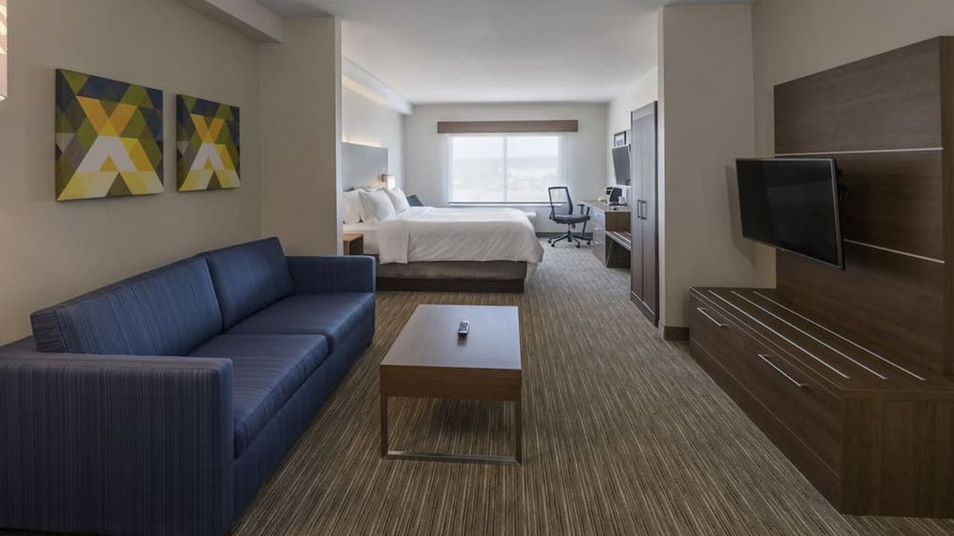 Day use room with living area at Holiday Inn Express & Suites North Bay.