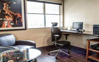 Business center available at Comfort Suites Lombard - Addison.