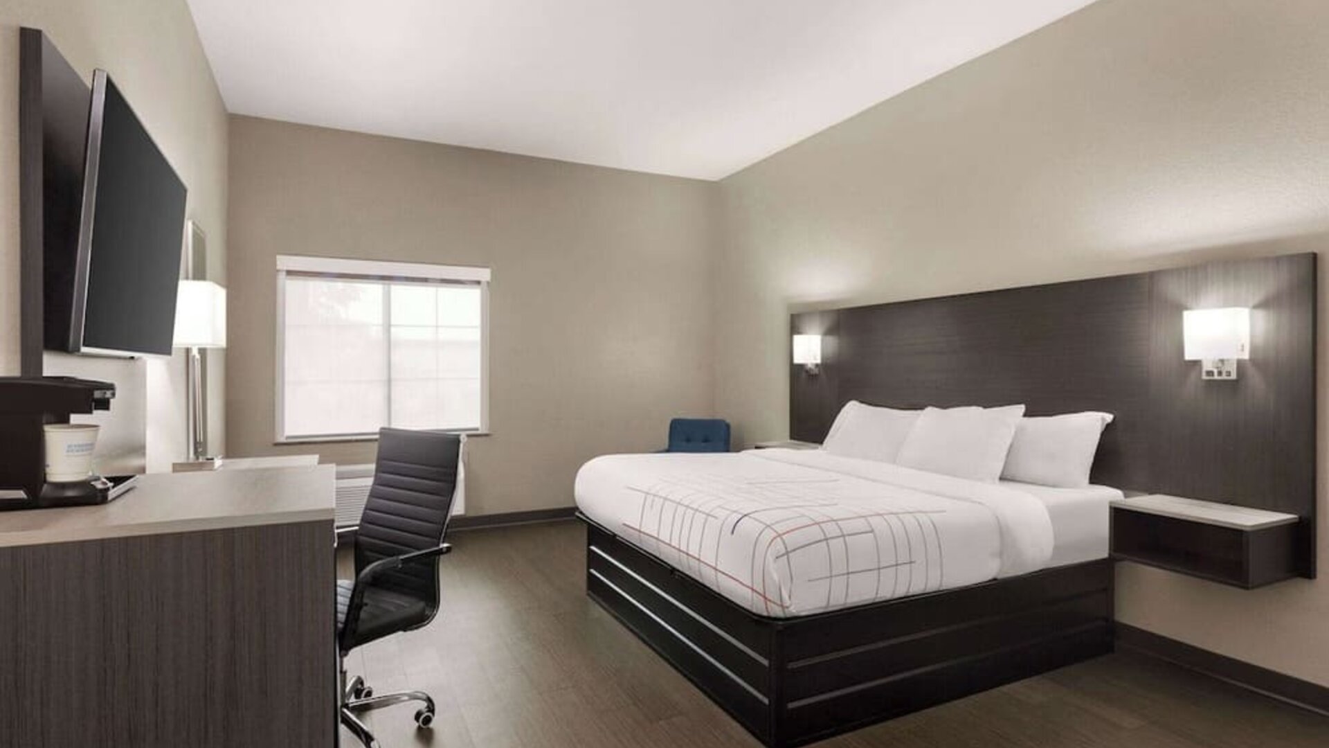 Day use room with work desk at La Quinta Inn & Suites - North Stone Oak.