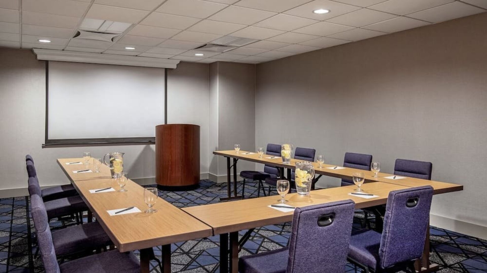 Meeting room at Courtyard Boston Marlborough.