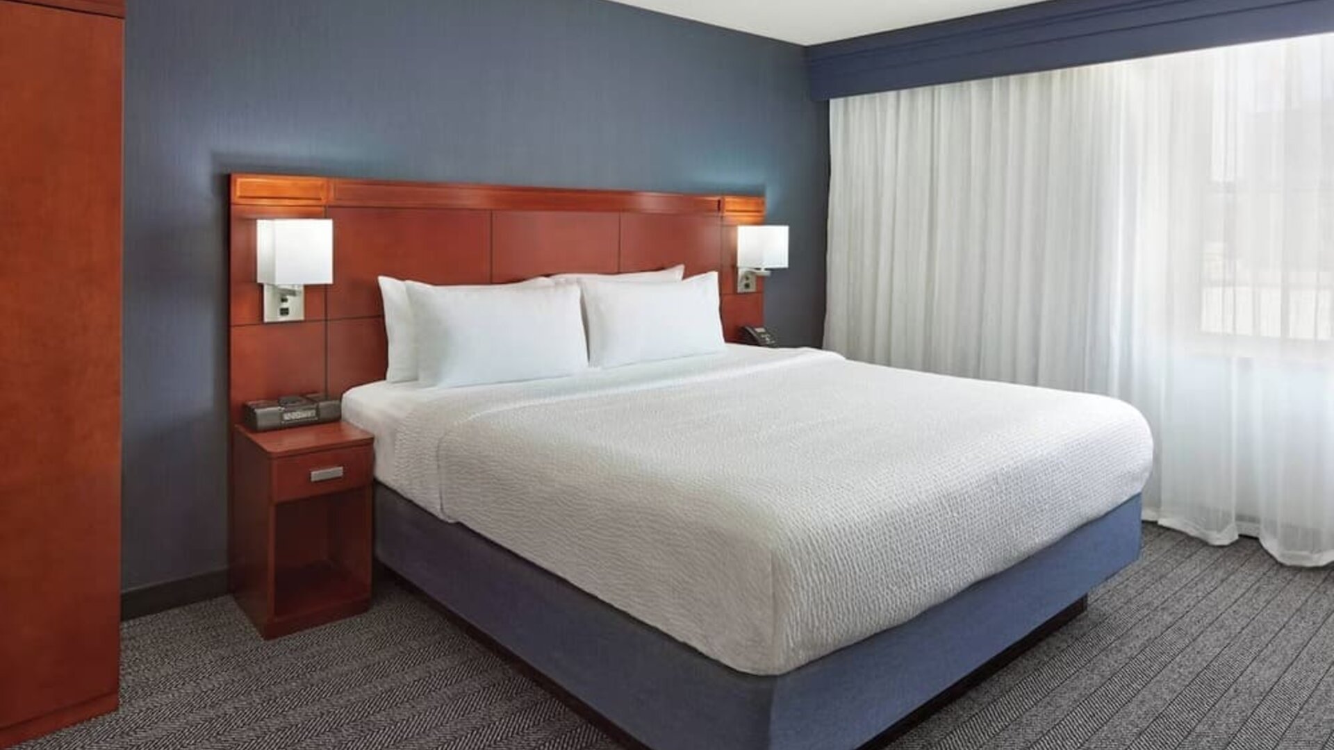 Standard day use room at Courtyard By Marriott Waterloo St. Jacobs.