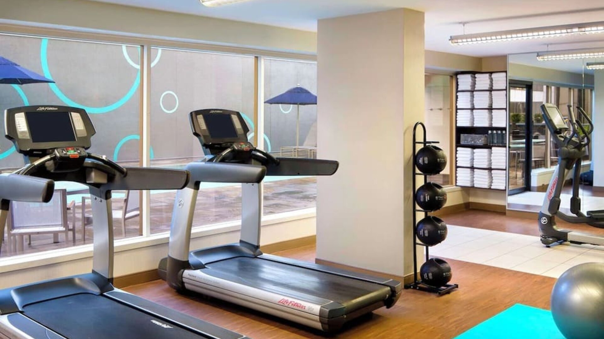 Fully equipped fitness center at Hyatt Regency Vancouver.