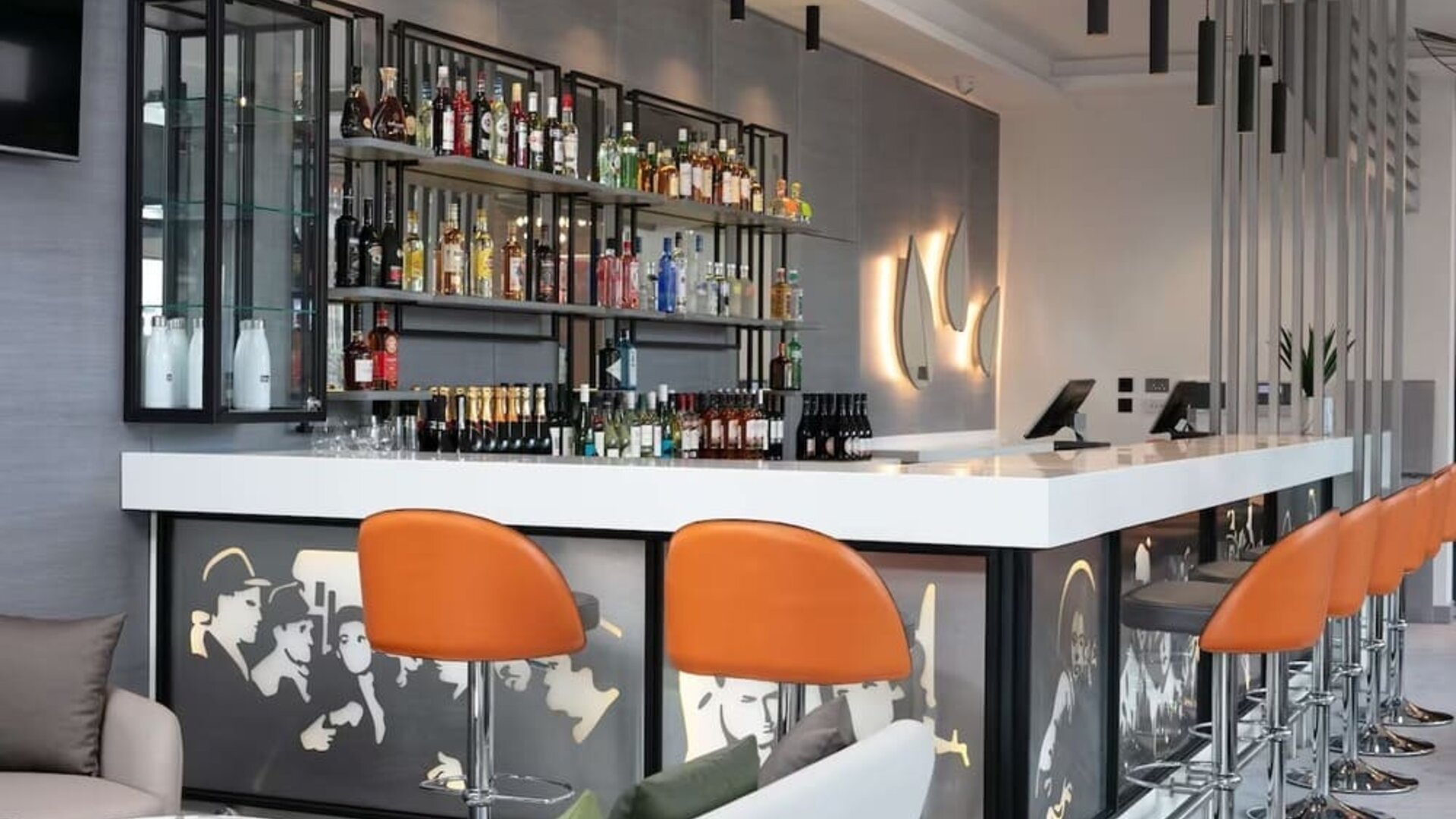 Hotel bar at Spark By Hilton Luton.