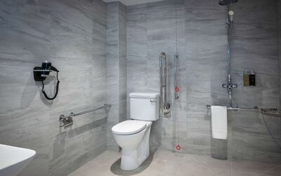 Guest bathroom at Spark By Hilton Luton.