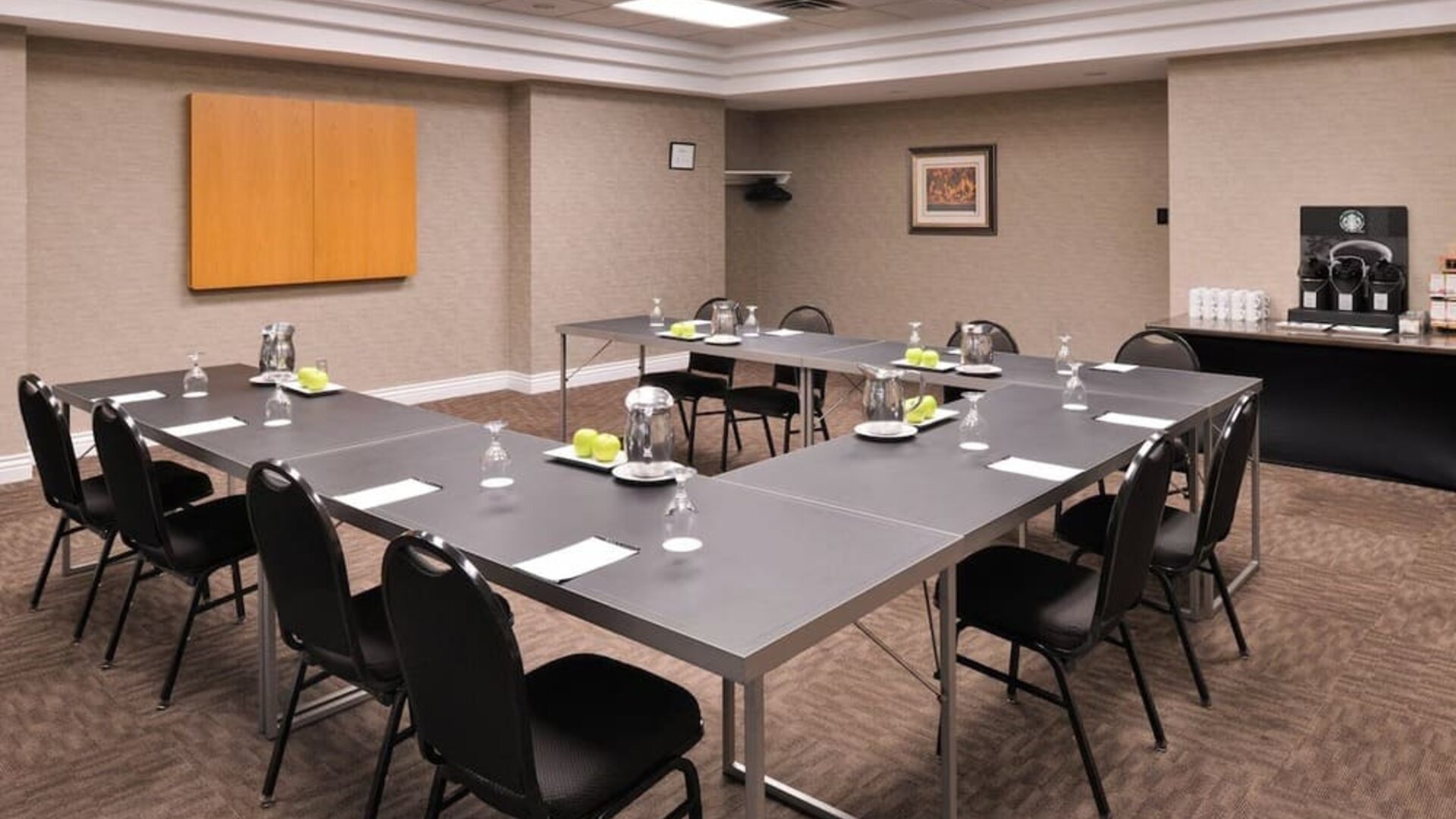 Professional meeting room at Delta Hotel By Marriott Regina.