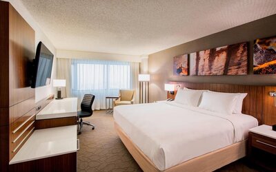 Standard day use room with work desk at Delta Hotel By Marriott Regina.