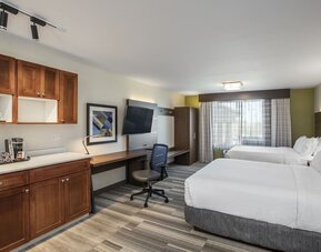 Day use twin room with work desk at Holiday Inn Express & Suites Medicine Hat.