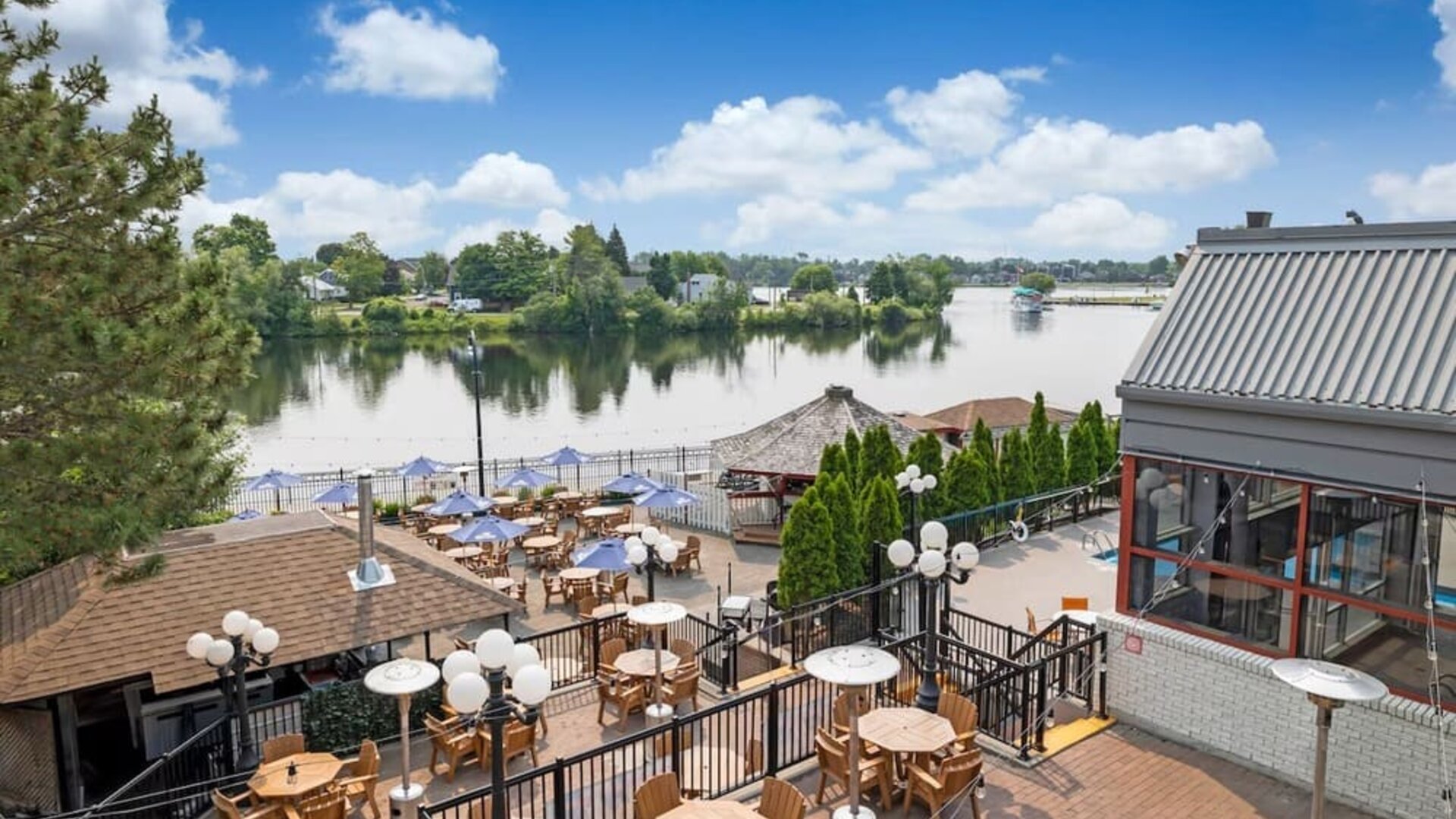 Beautiful hotel terrace with lounge sitting at Holiday Inn Peterborough-Waterfront.