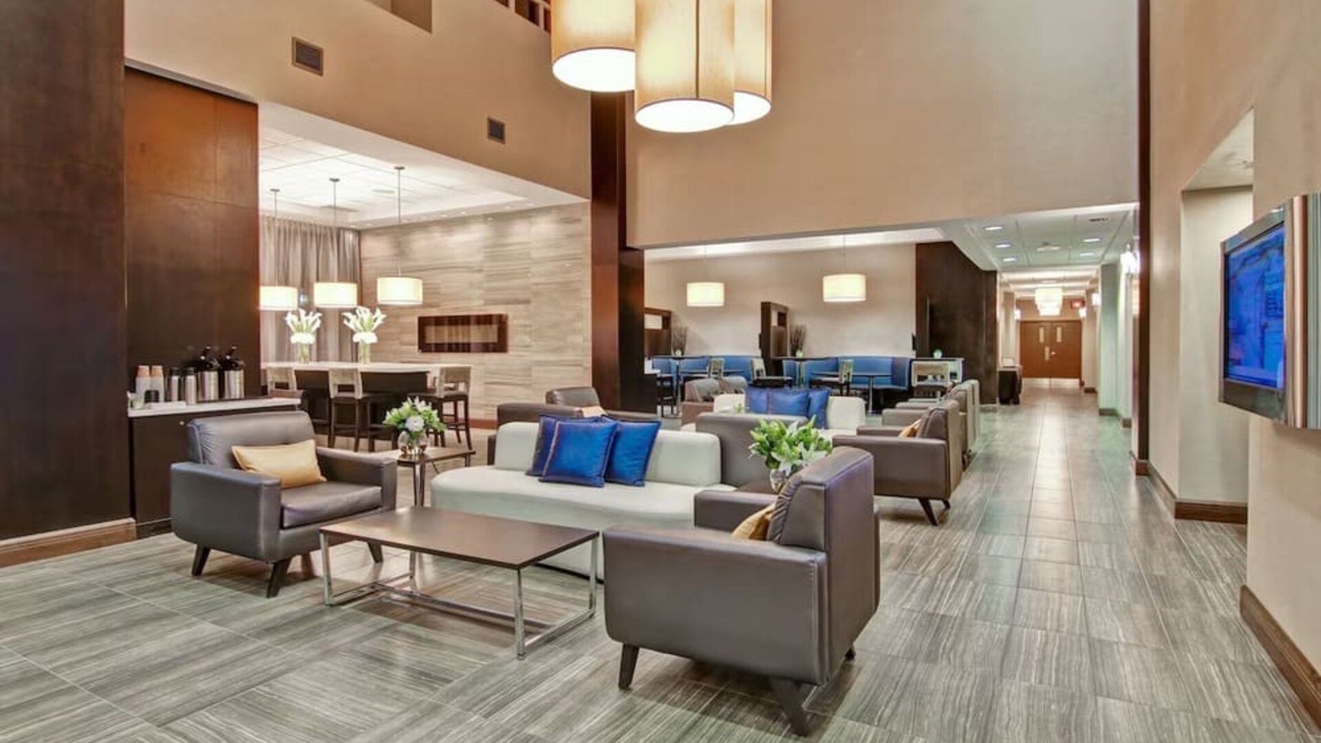 Stylish and comfortable lobby lounge perfect for co-working at The Park Hotel London.