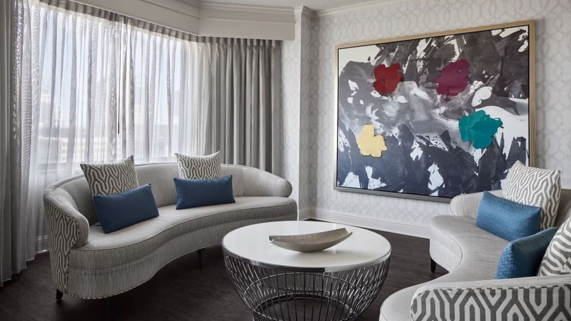 Living area inside day use room at Crystal Gateway Marriott.