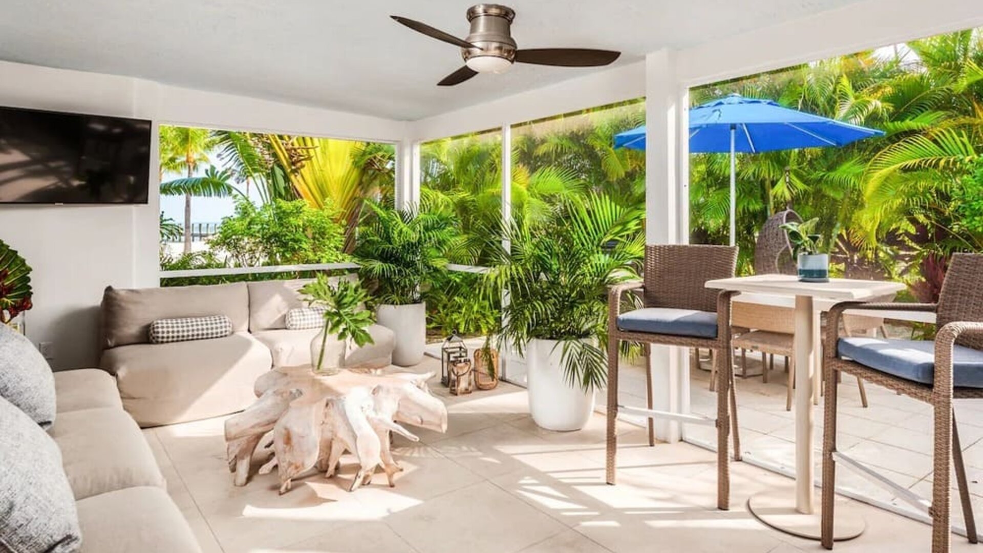 Coworking lounge at Islander Resort Oceanside.