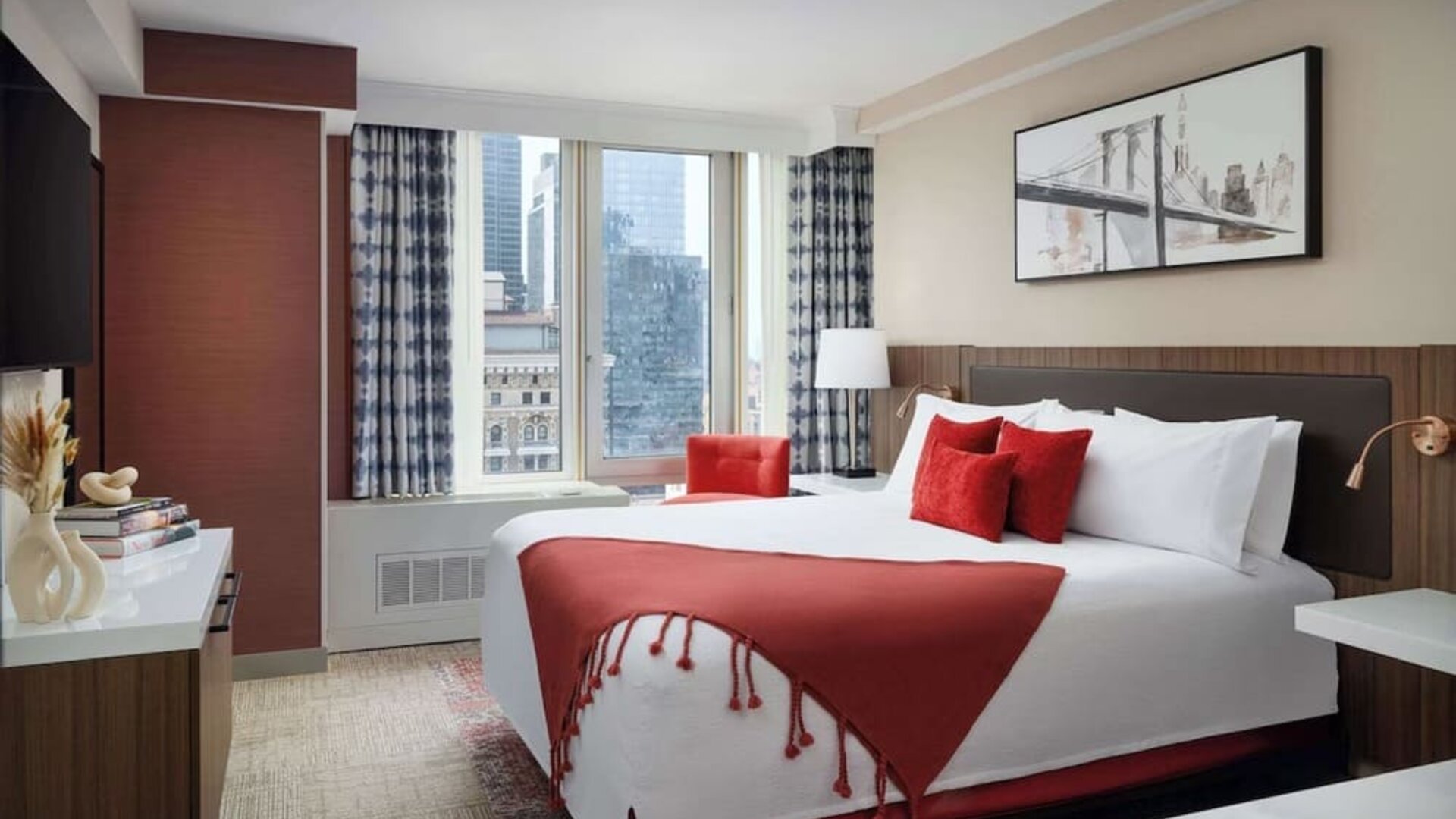 Day use room with natural light at Hilton Garden Inn New York/West 35th Street.