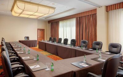 Meeting room at Hilton Seattle Airport & Conference Center.