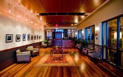Lobby lounge at Holiday Inn Kingston Waterfront.