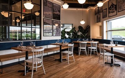 Hotel restaurant at Holiday Inn Laval Montreal.