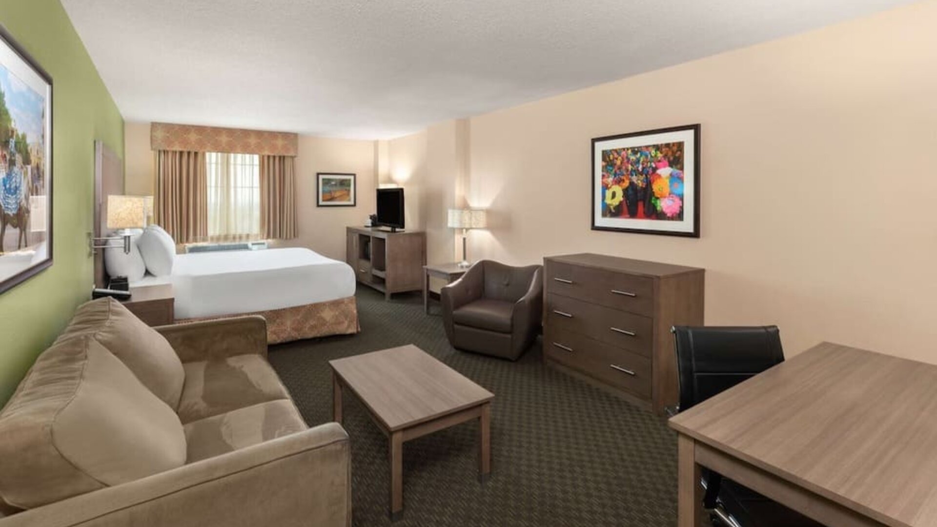 Day use room with living area at La Quinta Inn & Suites San Antonio Medical Center NW.