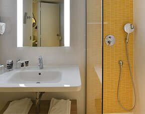 Hotel Mercure Le Havre Centre Bassin Du Commerce