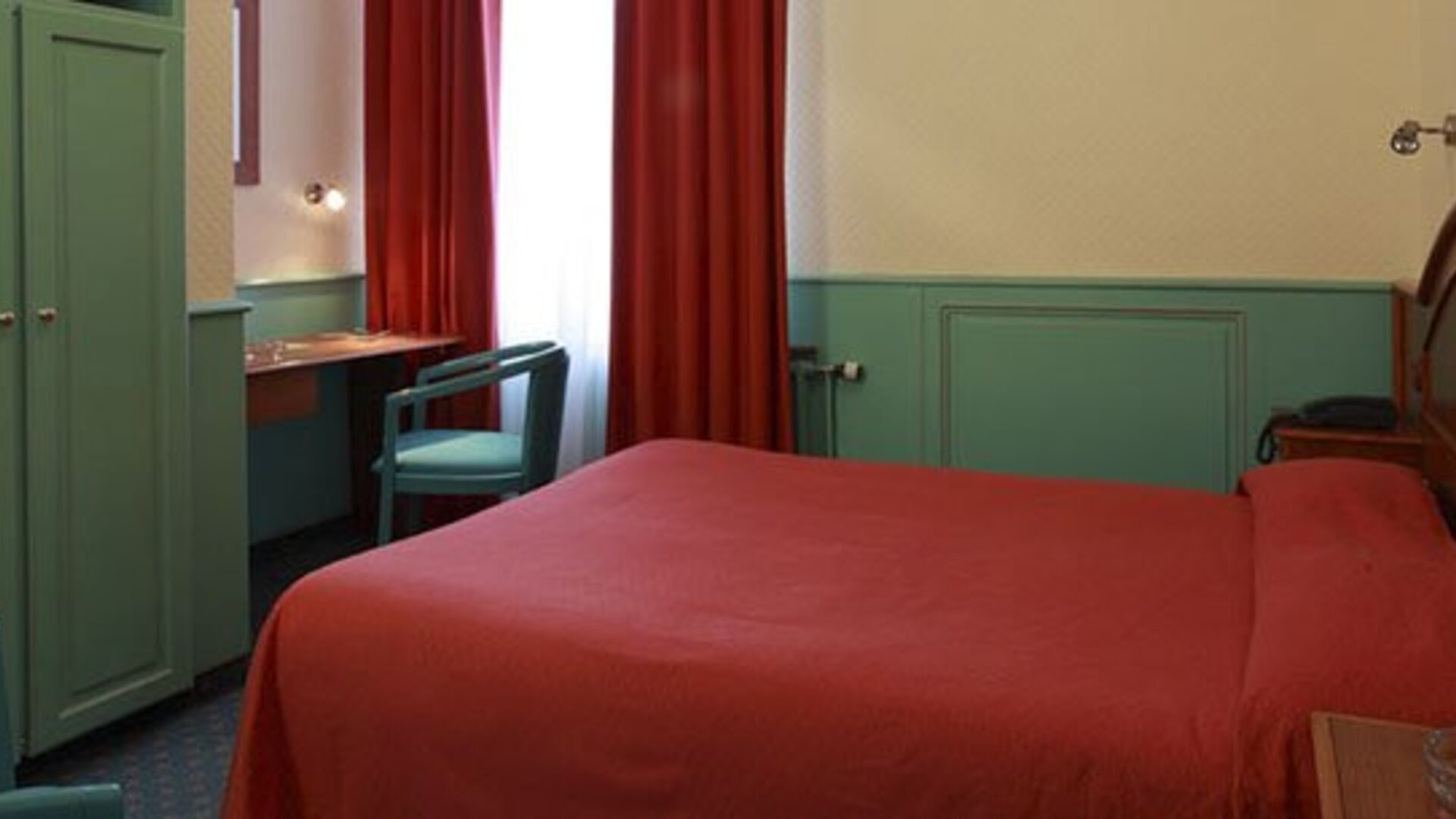 Hôtel De La Paix