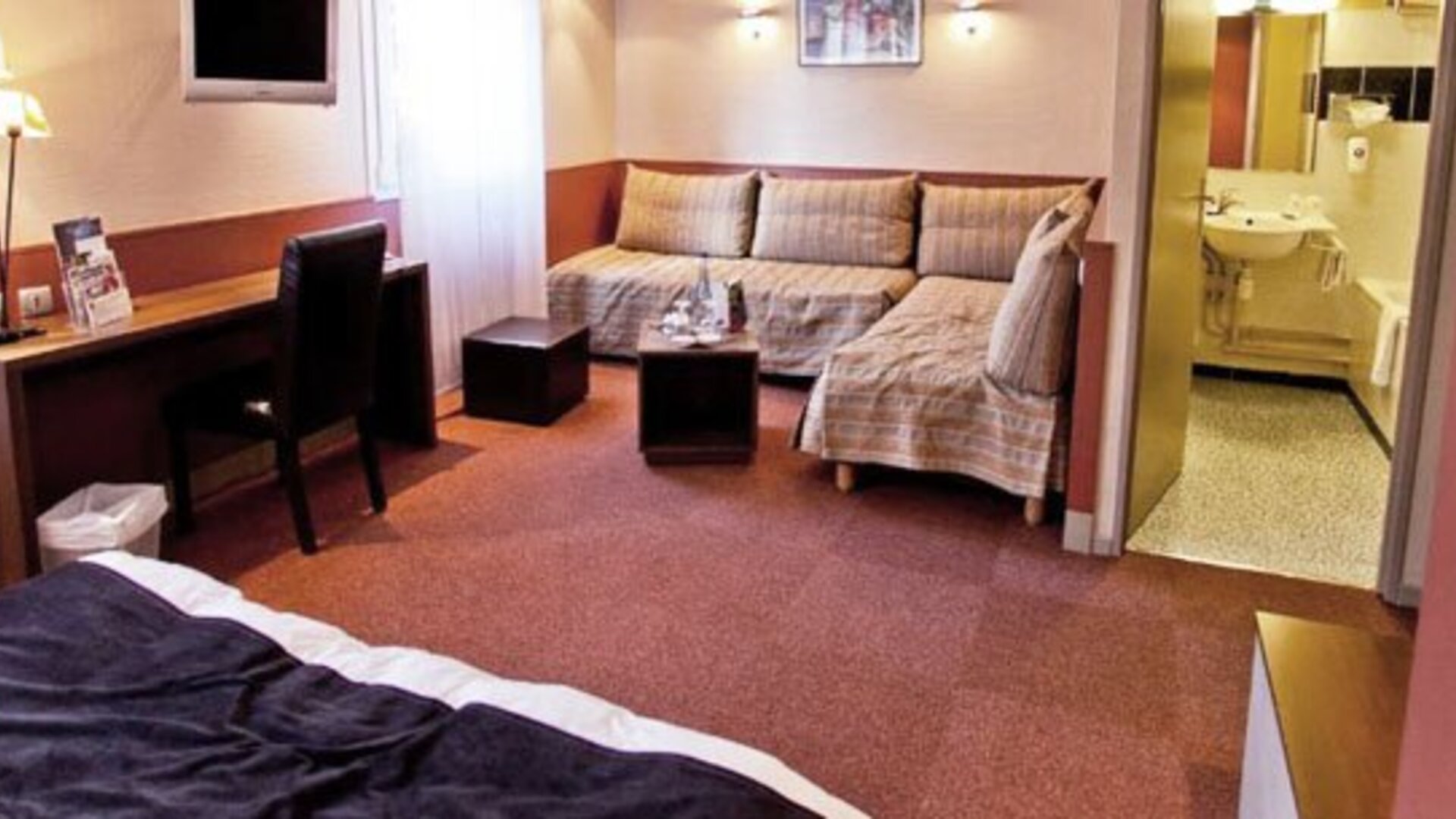 The Originals City Ascotel