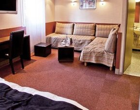 The Originals City Ascotel