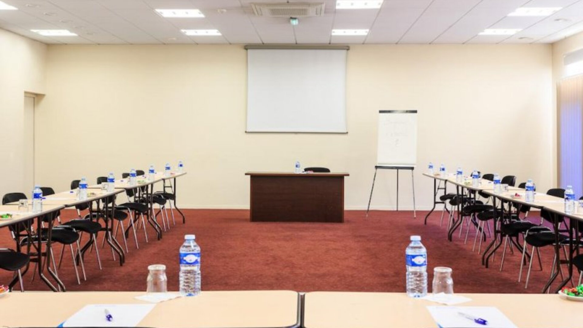 Hotel Gatsby By Happyculture