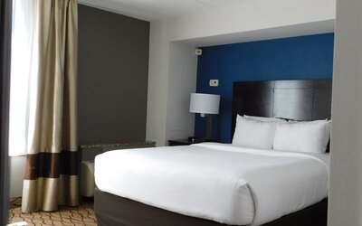 Day use room with natural light at Comfort Inn & Suites Glen Mills – Concordville.