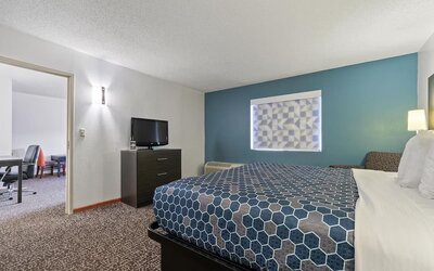 Day use room with living area at Chicago Club Inn & Suites.