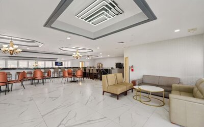 Lobby and coworking lounge at Chicago Club Inn & Suites.