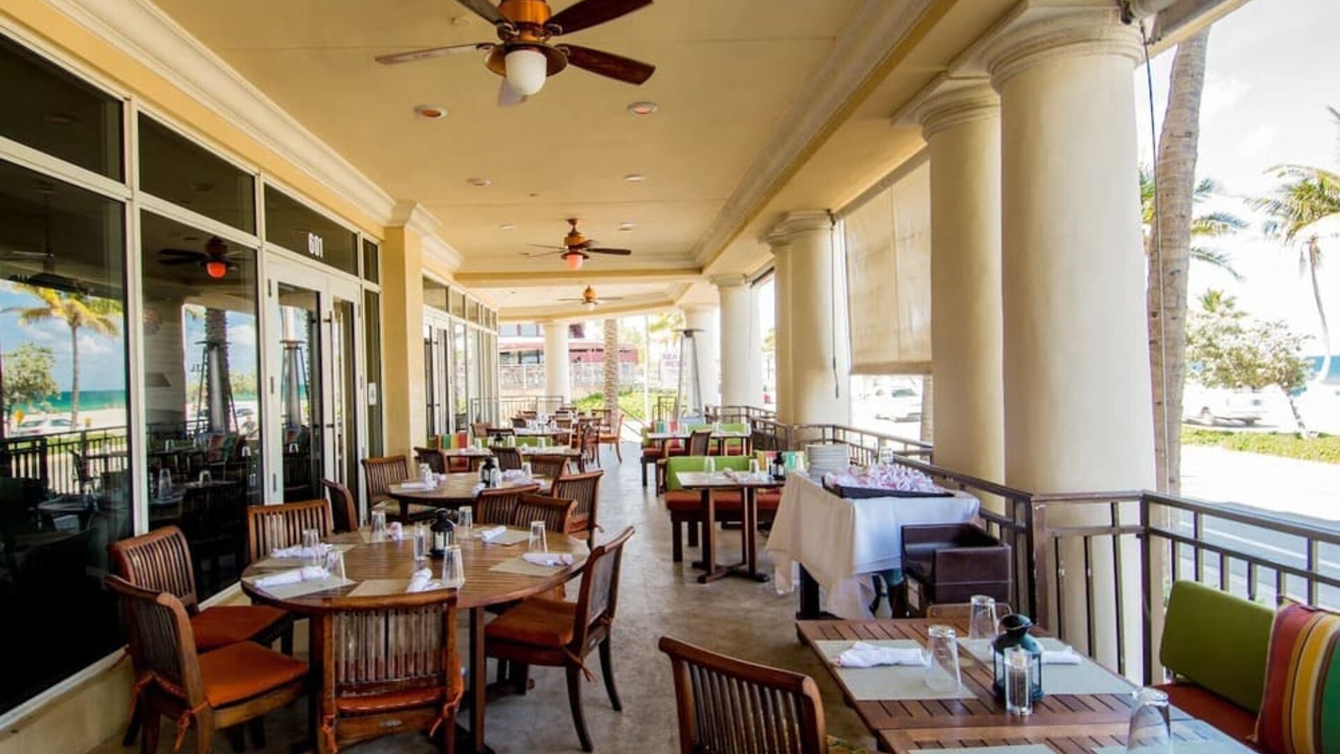 Alfresco dining perfect for coworking at The Atlantic Hotel & Spa.